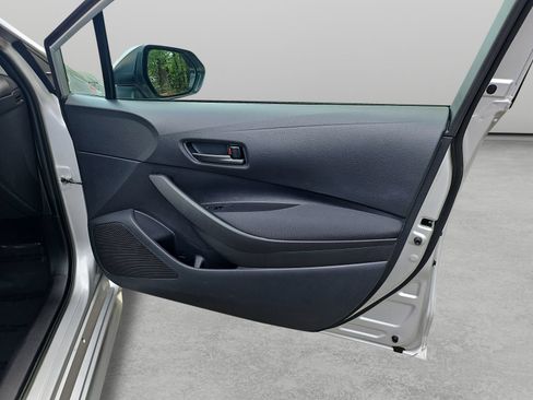 Used 2025 Toyota Corolla LE FWD image 36