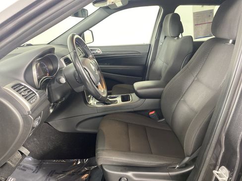 Used 2020 Jeep Grand Cherokee Laredo image 15