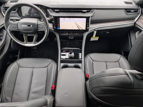 New 2026 Jeep Grand Cherokee Limited AWD/4WD image 8