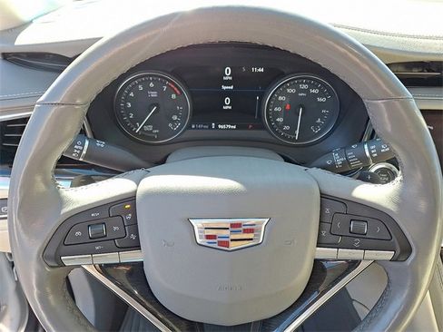 Used 2020 Cadillac XT6 Premium Luxury image 19