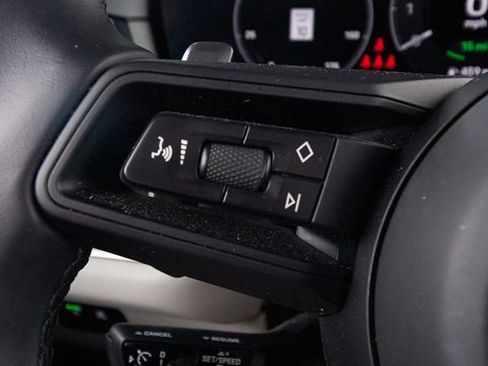 Used 2024 Porsche Cayenne AWD/4WD image 15