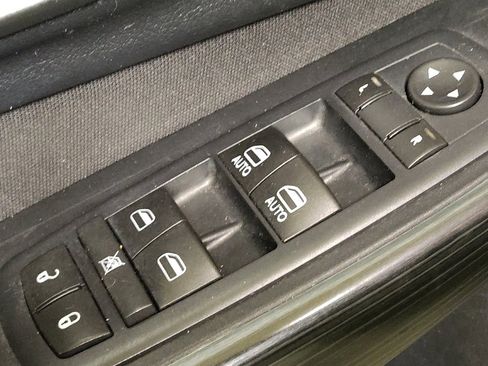 Used 2016 Jeep Cherokee Latitude w/ Safety/Convenience Group image 27