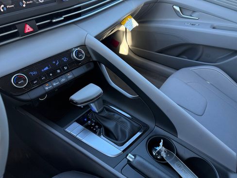 New 2025 Hyundai Elantra Sport image 13