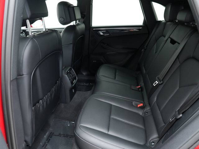 Certified 2026 Porsche Macan AWD/4WD image 28
