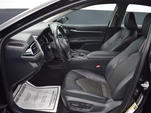 Used 2024 Toyota Camry XSE FWD image 13