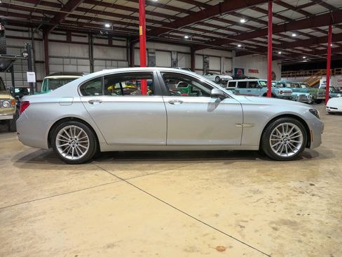 Used 2013 BMW 750Li xDrive AWD/4WD image 10