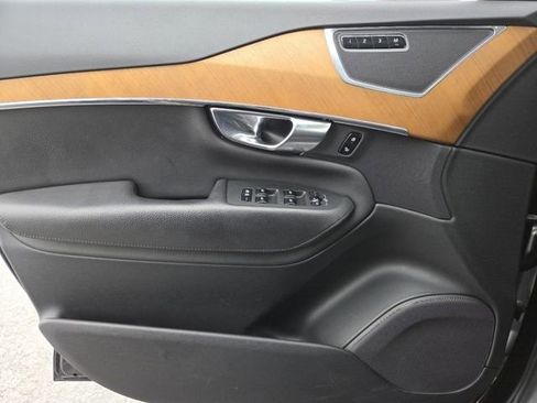 Used 2021 Volvo XC90 T6 Momentum w/ Advanced Package image 35