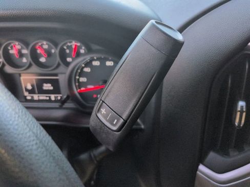 Used 2022 Chevrolet Silverado 1500 Custom image 16