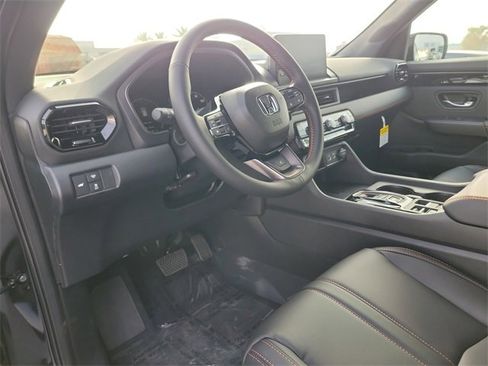New 2025 Honda Pilot TrailSport image 17