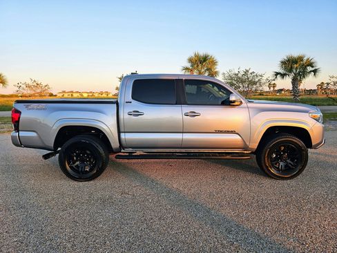 Used 2021 Toyota Tacoma SR5 image 6