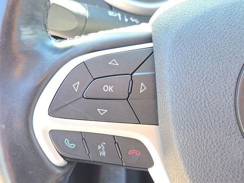 Used 2016 Jeep Cherokee Trailhawk w/ Cold Weather Group AWD/4WD image 23