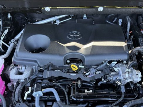 Certified 2024 Toyota RAV4 XLE image 31