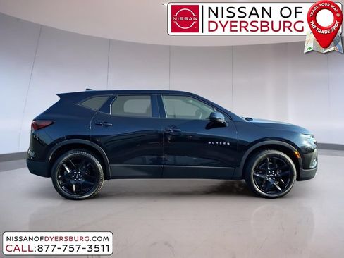 Used 2022 Chevrolet Blazer LT FWD image 2