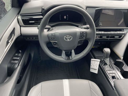 Used 2026 Toyota Camry SE FWD image 11