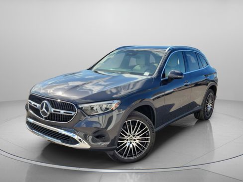 Certified 2026 Mercedes-Benz GLC 300 image 2
