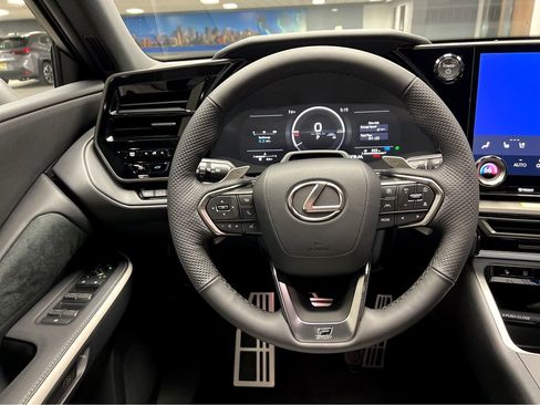 New 2026 Lexus TX 500h AWD image 31
