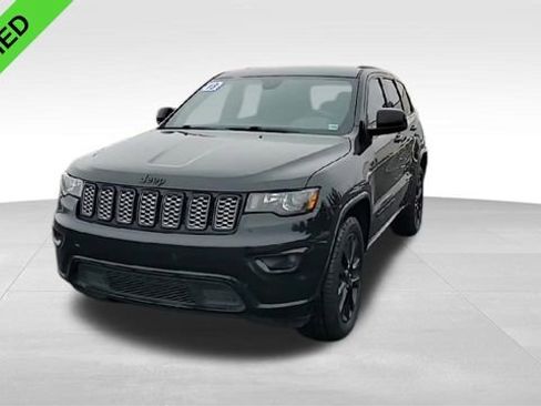 Used 2018 Jeep Grand Cherokee Altitude image 4