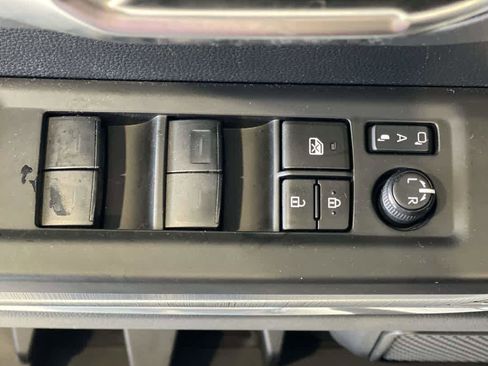 Certified 2023 Toyota Sequoia Platinum AWD/4WD image 15