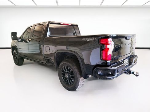 Used 2025 Chevrolet Silverado 2500 Custom w/ Custom Value Package image 6