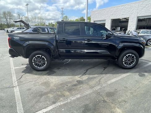 Used 2024 Toyota Tacoma TRD Sport image 11