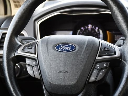 Used 2019 Ford Fusion SE image 18