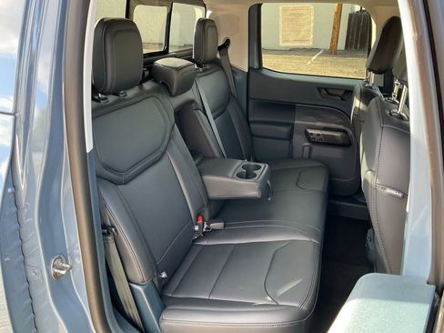 New 2025 Ford Maverick Lariat w/ Black Appearance Package image 28