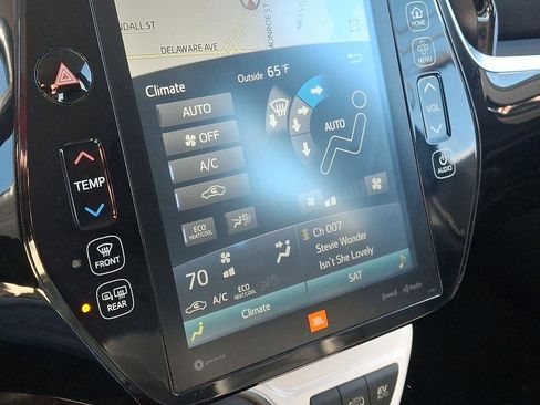 Used 2018 Toyota Prius Prime Advanced image 15