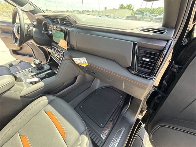 Used 2025 GMC Sierra 1500 AT4 w/ AT4 Premium Package AWD/4WD image 29