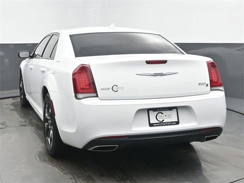 Used 2019 Chrysler 300 S image 4