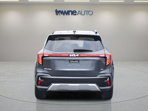 Used 2024 Kia Seltos S AWD/4WD image 4