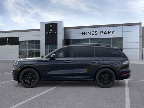 New 2026 Lincoln Aviator Reserve w/ Jet Appearance Package image 3