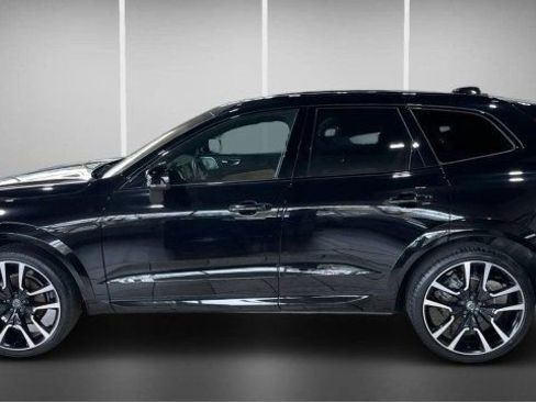 Used 2023 Volvo XC60 B5 Ultimate w/ Protection Package Premier image 6