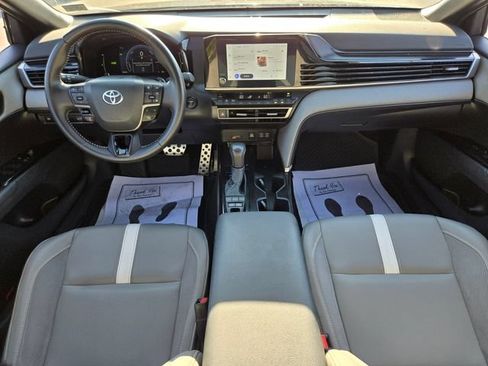Used 2025 Toyota Camry SE w/ Convenience Package FWD image 19