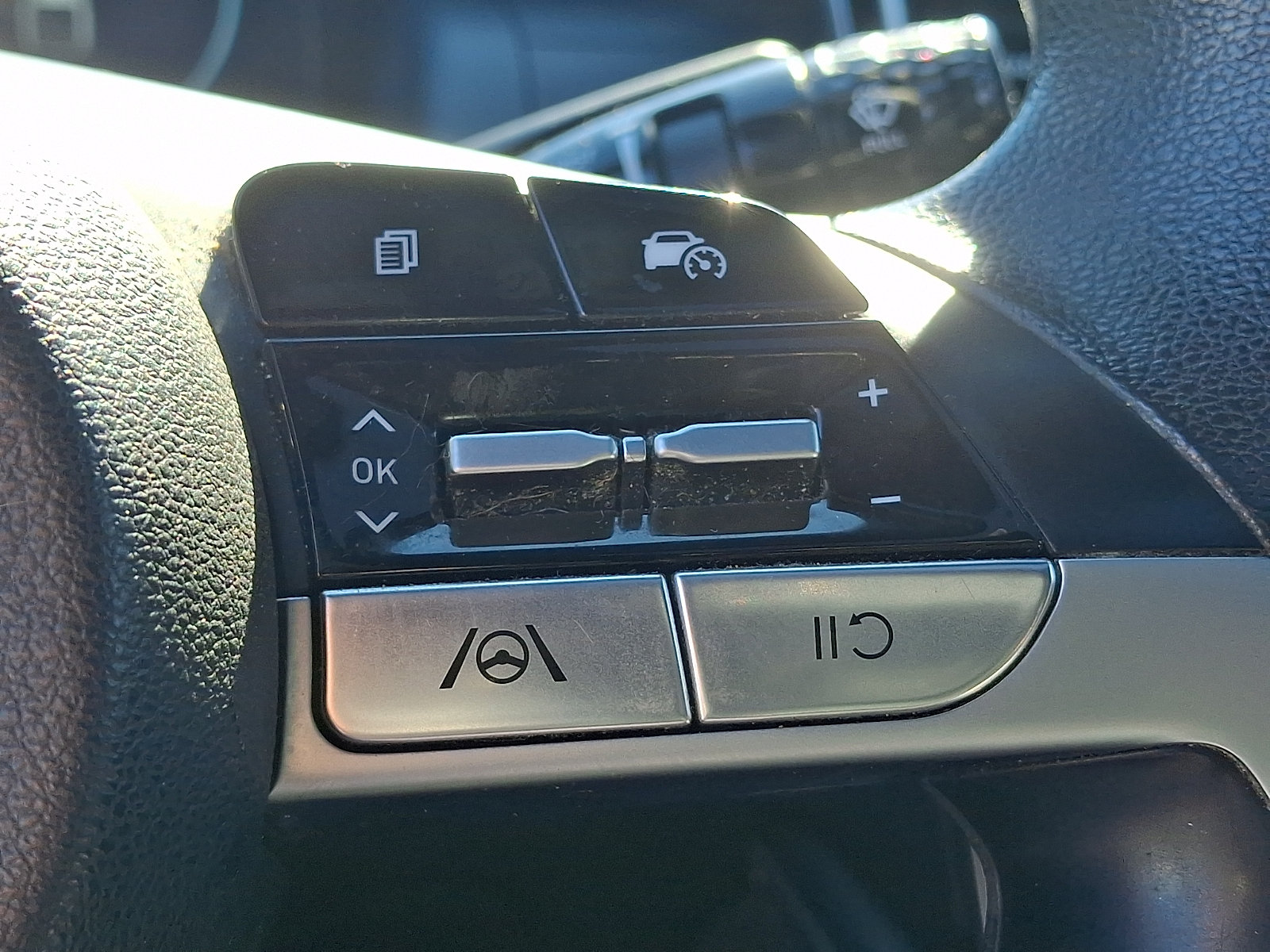 Used 2023 Hyundai Santa Cruz SEL w/ Activity Package FWD image 22