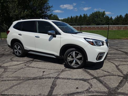 Used 2019 Subaru Forester Touring w/ Popular Package #3 AWD/4WD image 4