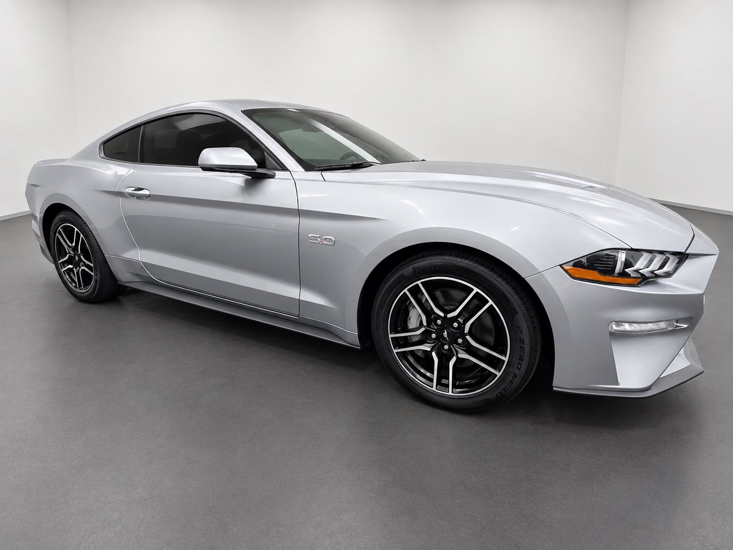 Used 2021 Ford Mustang GT Premium w/ Ford Safe & Smart Package RWD image 2