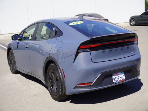 Used 2025 Toyota Prius LE FWD image 8