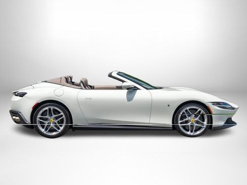 Used 2024 Ferrari Roma Spider RWD image 7