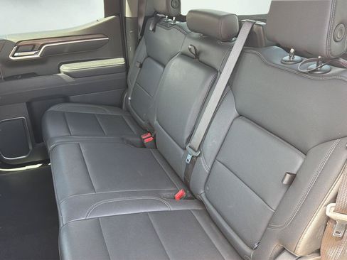Used 2025 GMC Sierra 1500 SLT AWD/4WD image 4