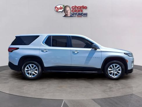 Used 2022 Chevrolet Traverse LS FWD image 6