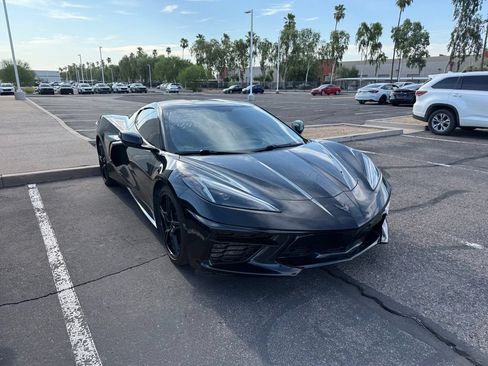 Used 2021 Chevrolet Corvette Stingray Coupe w/ Body-Color Dual Roof Package RWD image 3