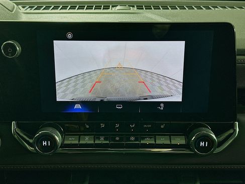 Used 2023 Chevrolet Colorado Z71 w/ Z71 Convenience Package 2 image 23