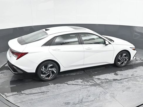 Used 2025 Hyundai Elantra Limited FWD image 39