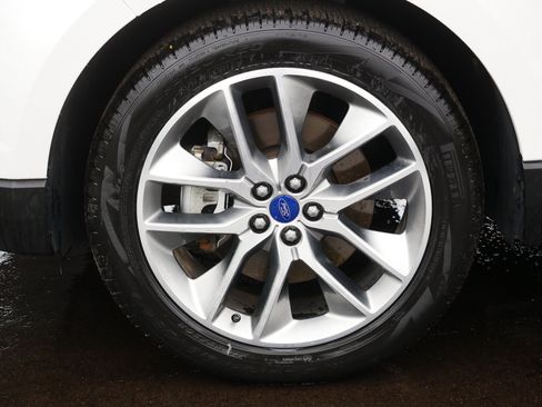 Used 2018 Ford Edge Titanium w/ Equipment Group 301A AWD/4WD image 9