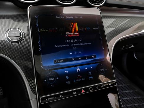 Used 2024 Mercedes-Benz C 300 4MATIC Sedan image 29