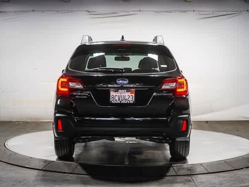Used 2018 Subaru Outback 2.5i Limited w/ Popular Package #2 image 3