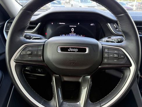 Used 2022 Jeep Grand Cherokee L Laredo w/ Luxury Tech Group I AWD/4WD image 17