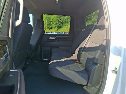 Used 2025 Chevrolet Silverado 2500 LT w/ Convenience Package AWD/4WD image 10