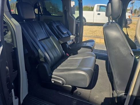 Used 2012 Chrysler Town & Country Touring w/ Entertainment Group #1 image 17