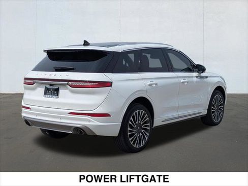 Used 2022 Lincoln Corsair AWD w/ Premium Package image 5